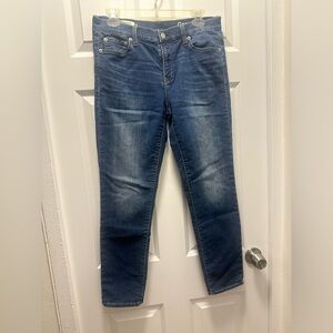 🌦️Come Clean Closet Sale🌦️ GAP 1969 Girlfriend Jeans in Classic Blue